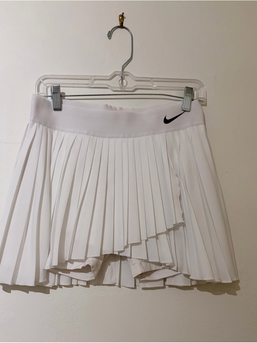 Nike White Pleated Skater Tennis Skirt with Swoosh